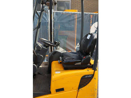 Elektro čtyřkolový VZV - Jungheinrich  (20)