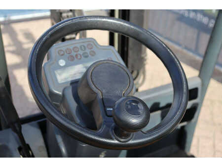 Elektro čtyřkolový VZV - Jungheinrich  (23)