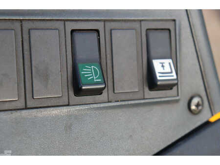 Elektro čtyřkolový VZV - Jungheinrich  (26)