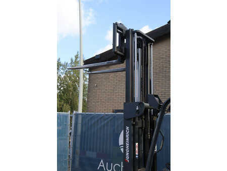 Elektro čtyřkolový VZV - Jungheinrich  (35)