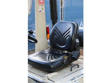 Treibgasstapler - Nissan PH02A25U (28)