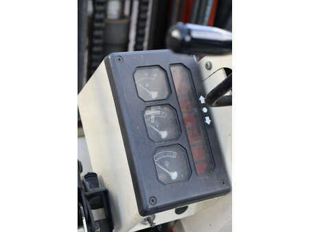 Treibgasstapler - Nissan PH02A25U (29)