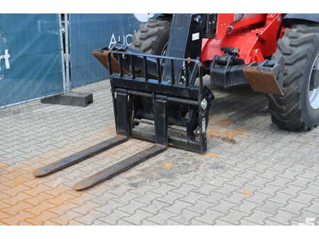 Telehandler Fixed 2022  Manitou MT 1033 (9)