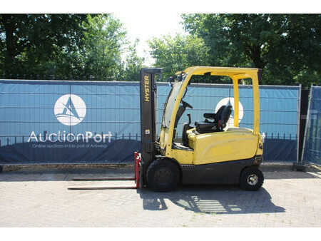Eléctrico - 4 rodas 2013  Hyster J2.5XN (1)