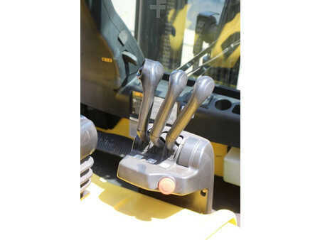 Eléctrico - 4 rodas 2013  Hyster J2.5XN (23)
