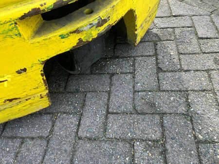 Electric - 4 wheels 2011  Yale ERP15 (12)