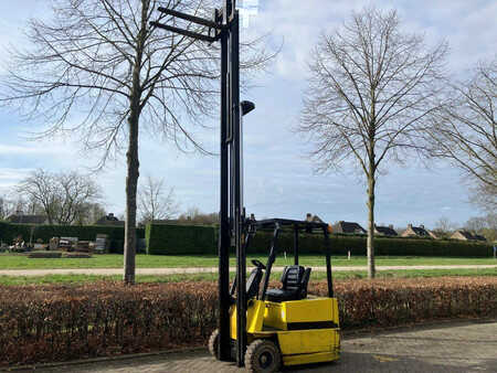 Electric - 4 wheels 2011  Yale ERP15 (19)