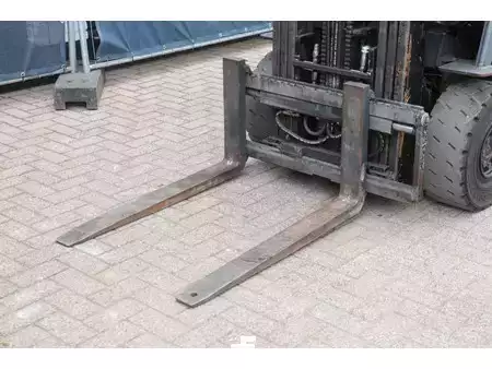 Carrelli elettrici 4 ruote 2009  Toyota 7FBMF25 (10)