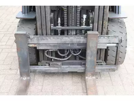 Carrelli elettrici 4 ruote 2009  Toyota 7FBMF25 (12)