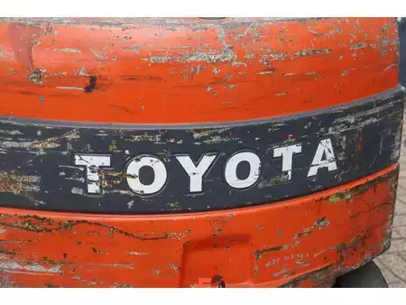 Carrelli elettrici 4 ruote 2009  Toyota 7FBMF25 (20)