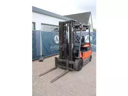 Carrelli elettrici 4 ruote 2009  Toyota 7FBMF25 (9)