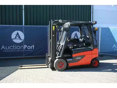 Elektro 4 Rad 2015  Linde E25-01 (1)