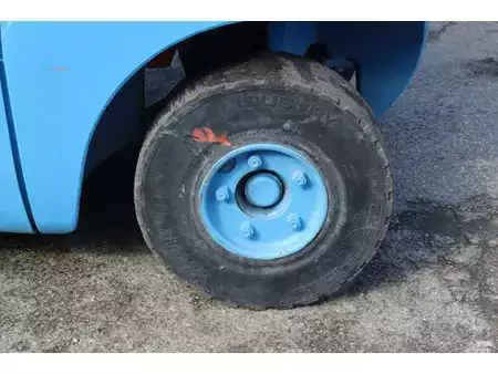 Treibgasstapler 2009  Linde H25T (15)