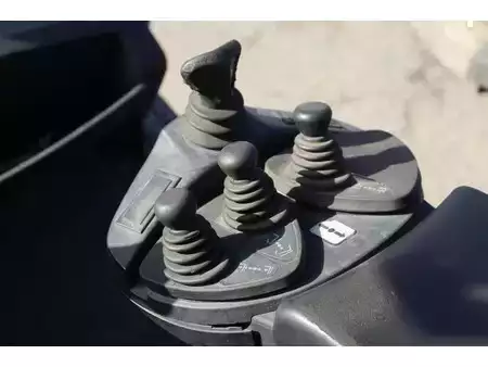 Treibgasstapler 2009  Linde H25T (27)