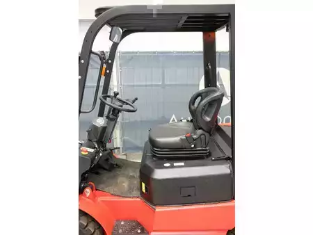 Elektromos 4 kerekű 2021  EP Equipment EFL252 (27)