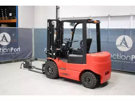 Elektromos 4 kerekű 2021  EP Equipment EFL252 (3)