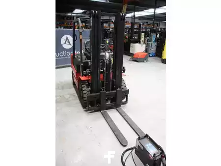 Elektromos 4 kerekű 2021  EP Equipment EFL252 (6)