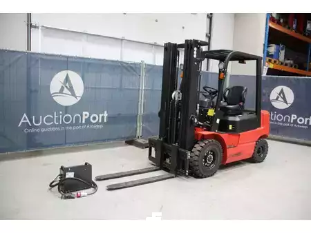 Elektromos 4 kerekű 2021  EP Equipment EFL252 (8)