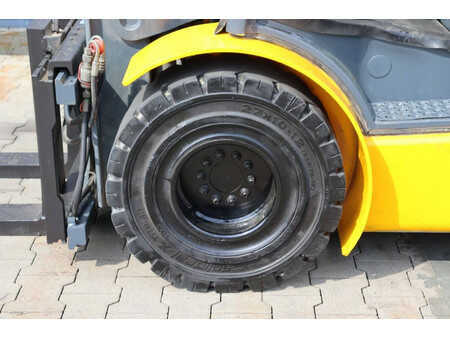 Carrelli elevatori diesel 2015  Jungheinrich DFG435s (13)