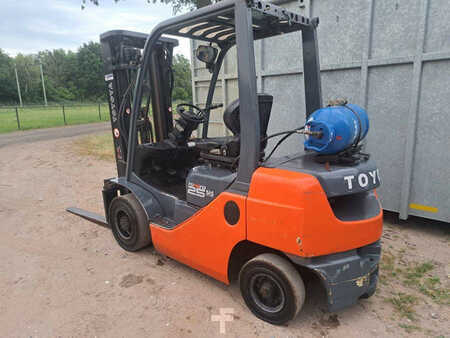 LPG Forklifts 2009  Toyota 02-8FGF 25 (3)