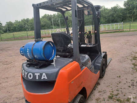 LPG Forklifts 2009  Toyota 02-8FGF 25 (6)