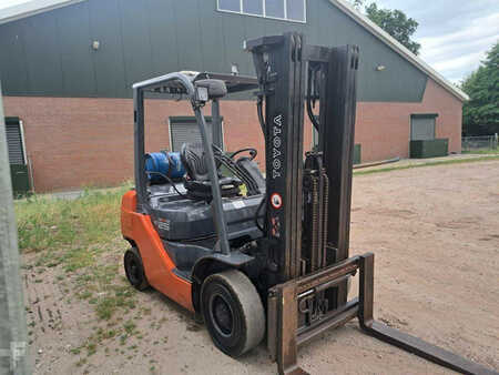 LPG Forklifts 2009  Toyota 02-8FGF 25 (7)