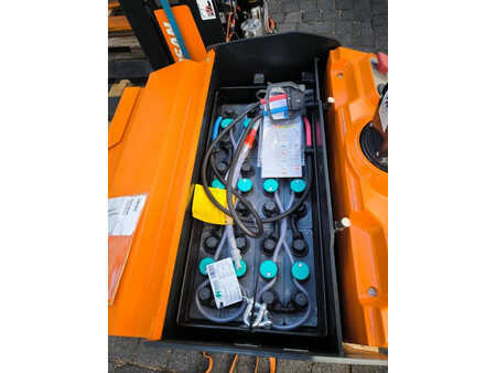 Transpaleta eléctrica 2022  Doosan BPR208-7 EPS (2)