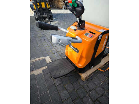 Transpaleta eléctrica 2022  Doosan BPR208-7 EPS (6)