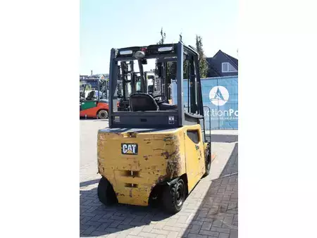 4-wiel elektrische heftrucks - CAT Lift Trucks 2EP5000 (6)