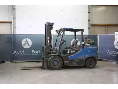Chariots élévateurs GPL 2012  Doosan G45SC-5 (1)