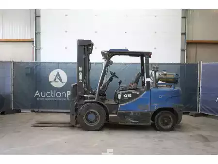 Chariots élévateurs GPL 2012  Doosan G45SC-5 (2)