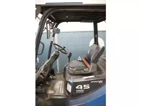 Chariots élévateurs GPL 2012  Doosan G45SC-5 (22)