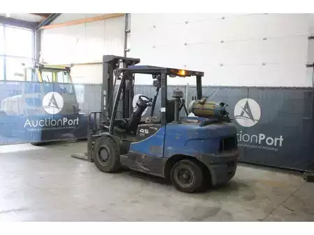 Chariots élévateurs GPL 2012  Doosan G45SC-5 (3)