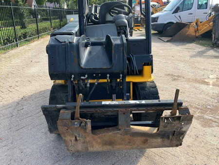 Sollevatori telescopici rigidi 2004  JCB TLT2D (7)