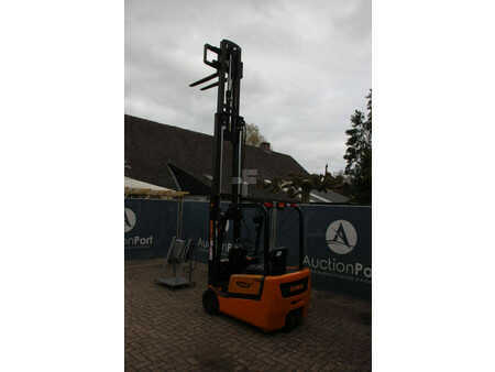 4-wiel elektrische heftrucks 2007  Samuk HJ13 (30)