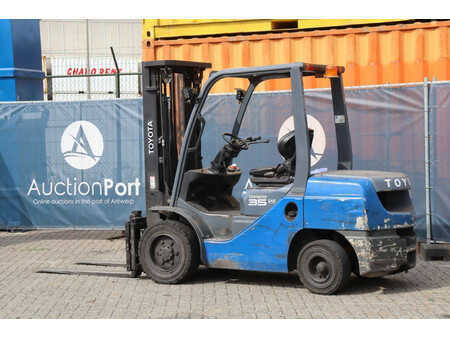 Dieselový VZV 2012  Toyota 02-8FDF30 (4)