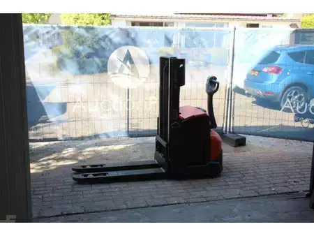Stacker pedestre 2021  Toyota SWE200D (1)