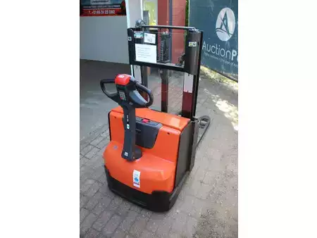 Stacker pedestre 2021  Toyota SWE200D (5)