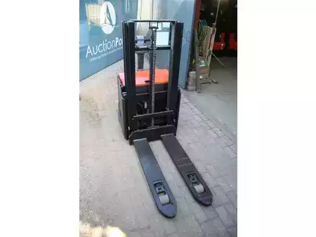 Stacker pedestre 2021  Toyota SWE200D (6)