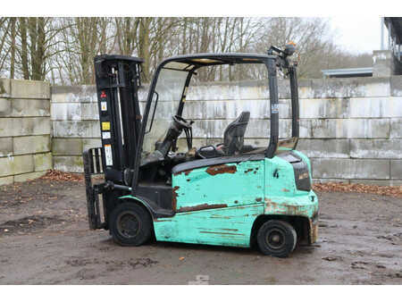 Elektro 4 Rad 2018  Mitsubishi FB35N (3)