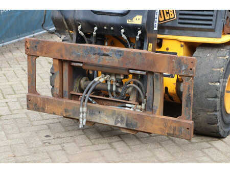 Chariots téléscopiques fixes 2010  JCB 30G (10)