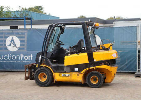 Chariots téléscopiques fixes 2010  JCB 30G (3)