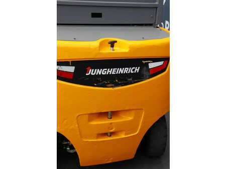 Elektro čtyřkolový VZV 2019  Jungheinrich EFG 430 (16)
