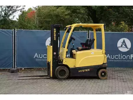Chariots électriques à 4 roues 2017  Hyster J2.5XN (1)