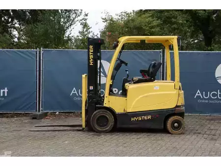 Chariots électriques à 4 roues 2017  Hyster J2.5XN (2)