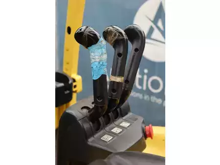 Chariots électriques à 4 roues 2017  Hyster J2.5XN (27)