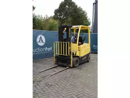 Chariots électriques à 4 roues 2017  Hyster J2.5XN (9)