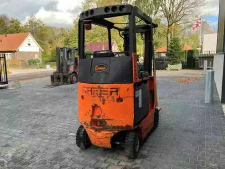 Elektryczne 4-kołowe 2007  Carer Z18C (6)