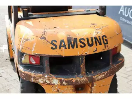 Dieselstapler - Samsung SF30D (22)