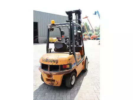 Dieselstapler - Samsung SF30D (6)